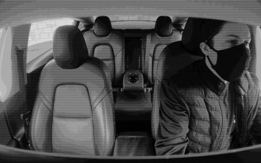 camara-interior-tesla