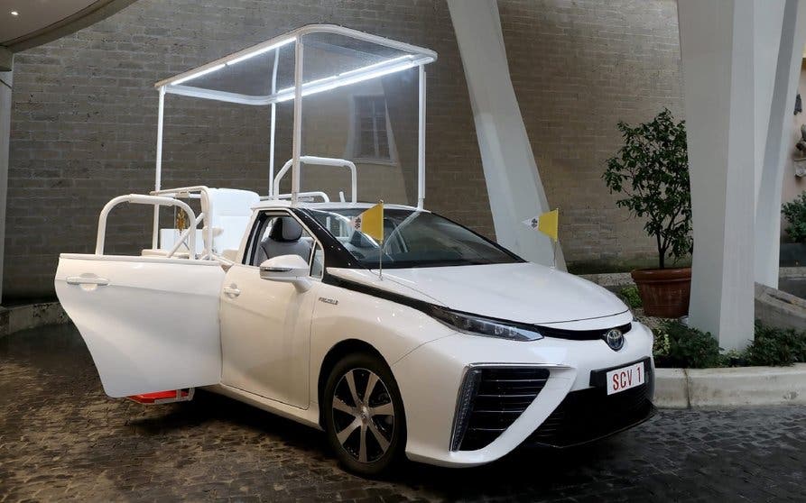 El nuevo papamóvil, el Toyota Mirai de hidrógeno.