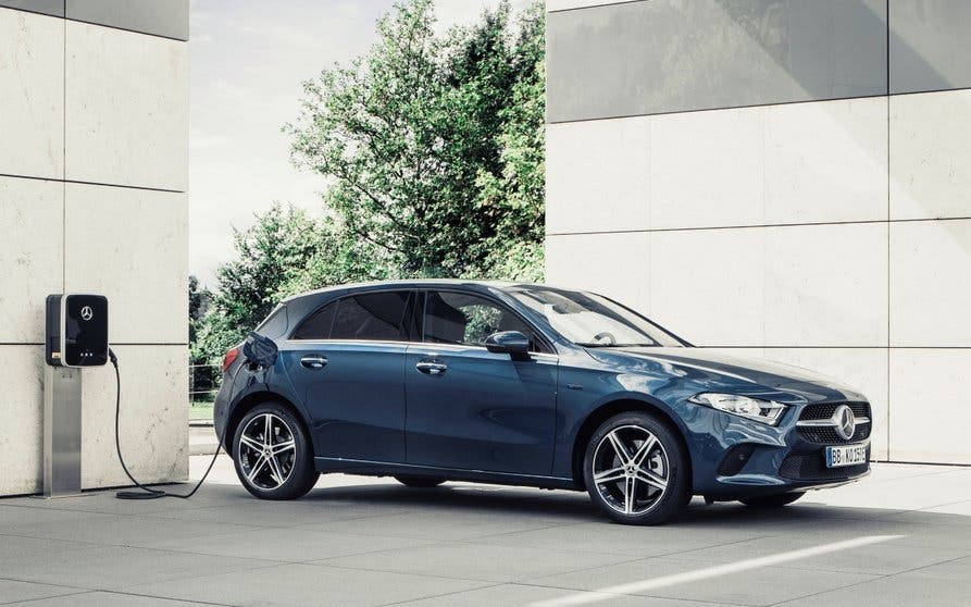 Mercedes-Benz A 250 e híbrido enchufable