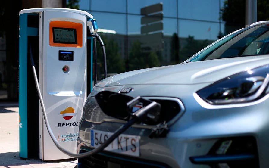 Punto de recarga de Repsol para KIA