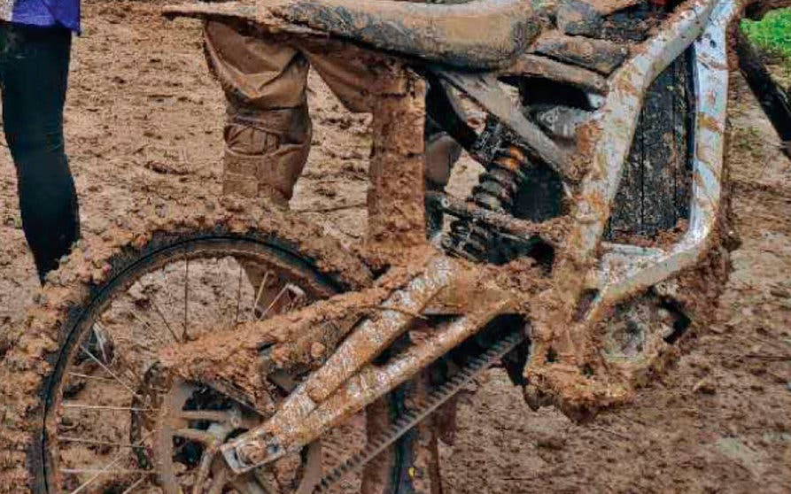 MudPort rueda dentrada correa carbon gates
