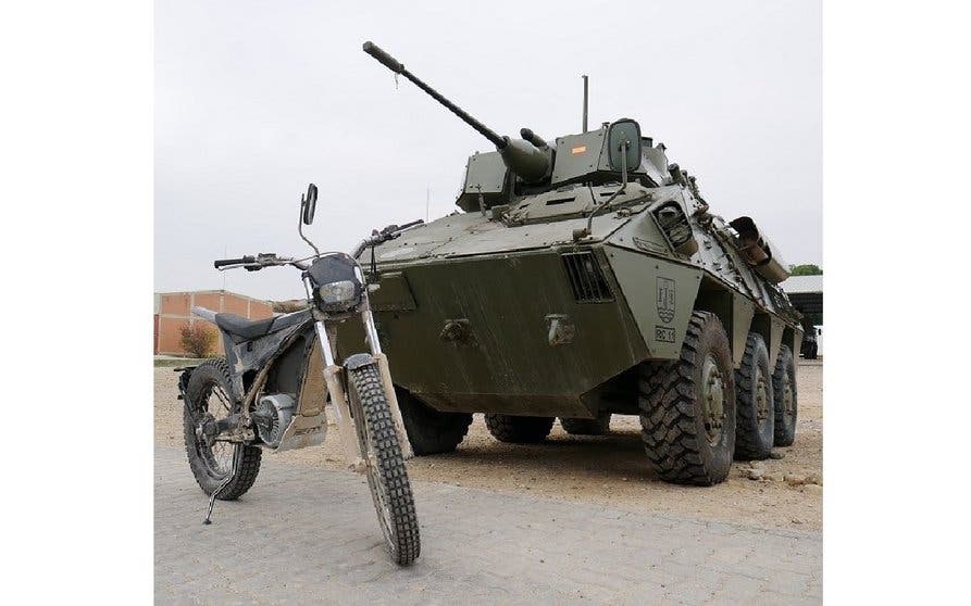 La moto eléctrica de EINSA que está probando el Ejército de Tierra.