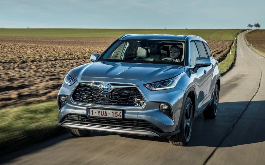 Toyota Highlander Electric Hybrid 2021_portada
