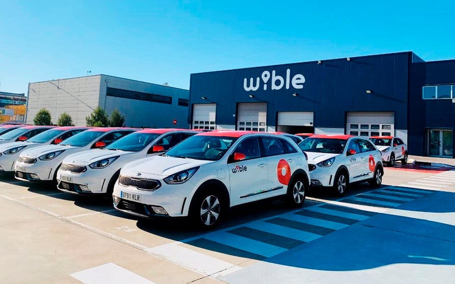 Coches de WiBLE aparcados.