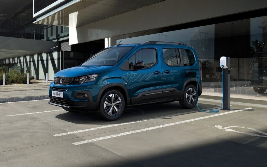 PEUGEOT_RIFTER_2102STYP003_0