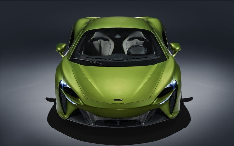 Small-12915-McLarenArtura