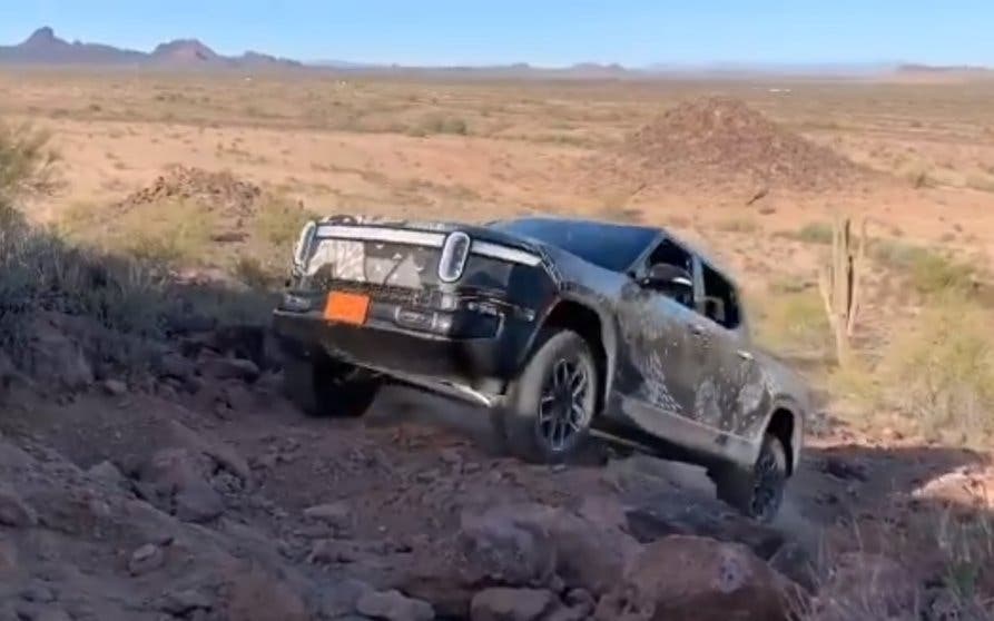 rivian-r1t-offroad