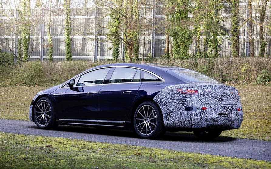 mercedes-eqs-2021-camuflaje-01