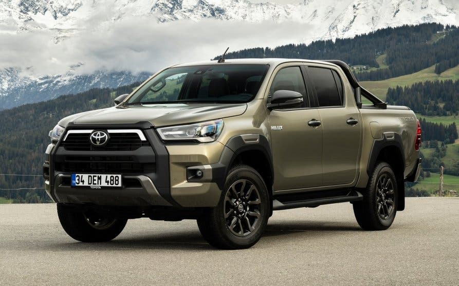 Toyota-Hilux-2021-06