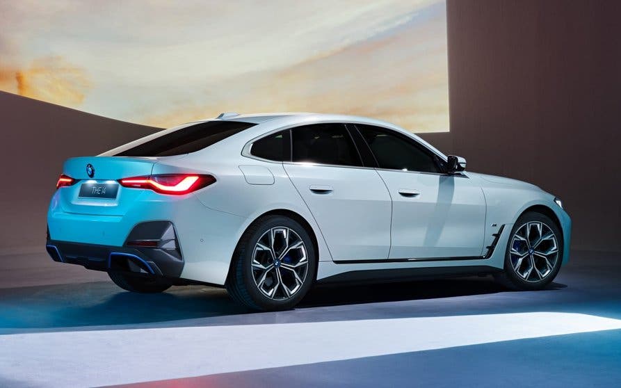 BMW i4 M Sport-2