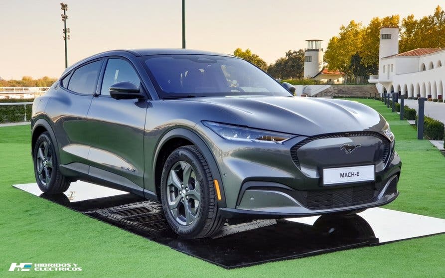Ford-mustang-mach-e-2020_portada-02