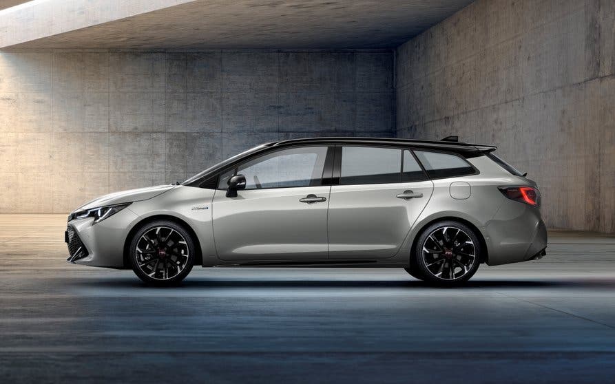 toyota-corolla-touring-sports-gr-sport-2021_portada