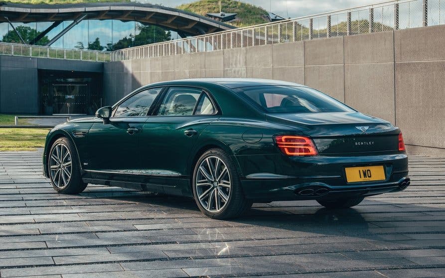 Bentley-Flying-Spur-Hybrid_portada-02