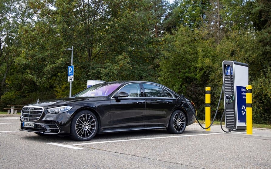 mercedes-benz-s580e-hibrido-enchufable_02