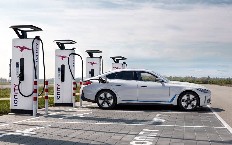 bmw-i4-edrive40-ionity_portada