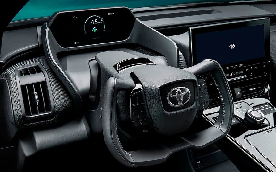 Volante sin aro superior del Toyota bZ4x