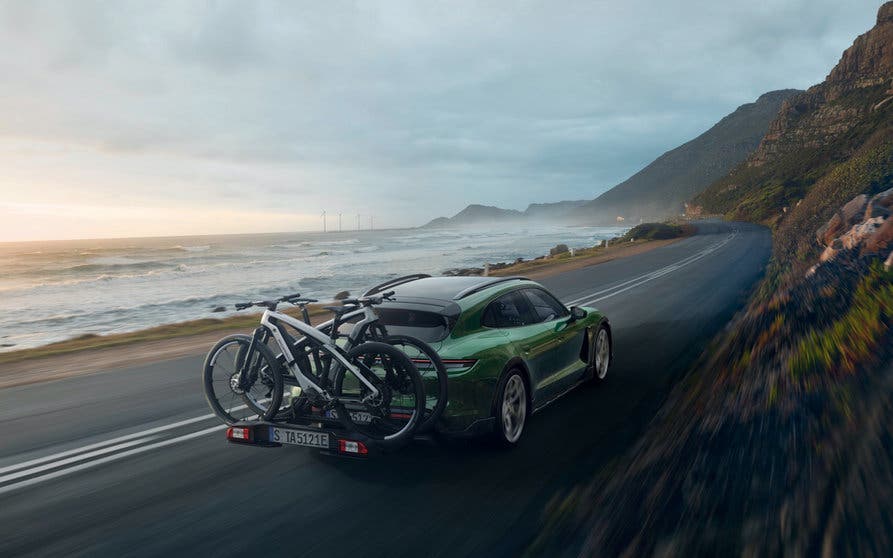 Porsche Taycon Cross Turismo
