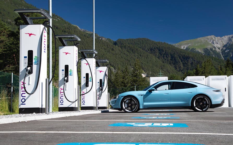 porsche-taycan-ionity