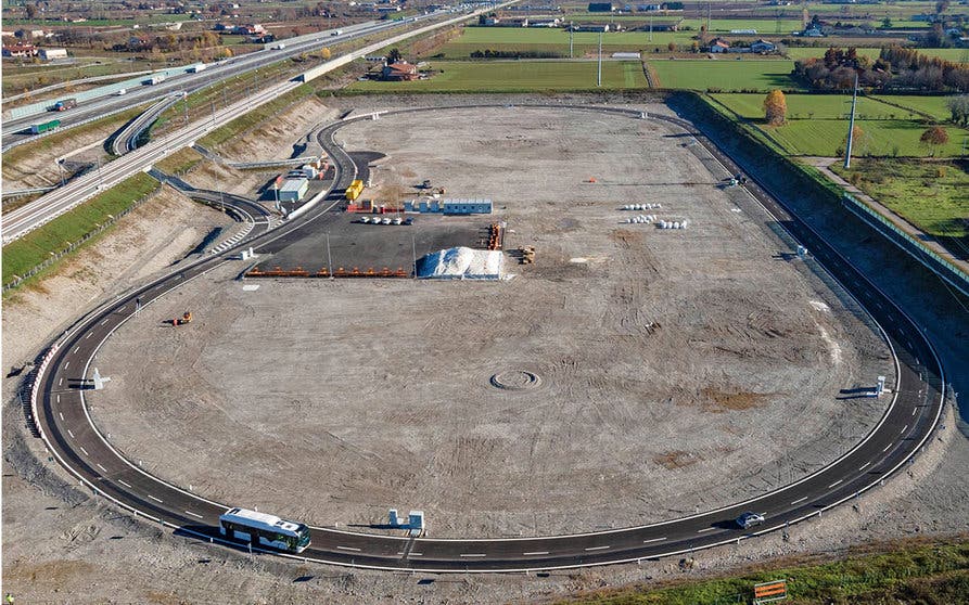 Circuito arena del futuro recarga dinamica inalambrica stellantis