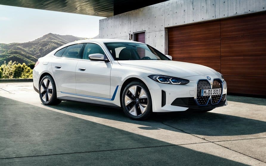 BMW i4.