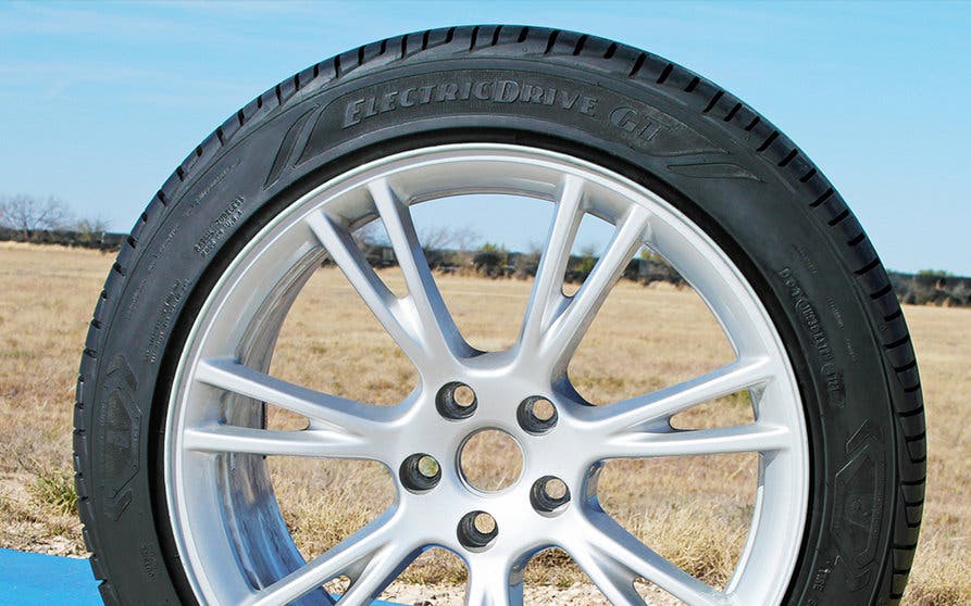 goodyear-coches-electricos (1)