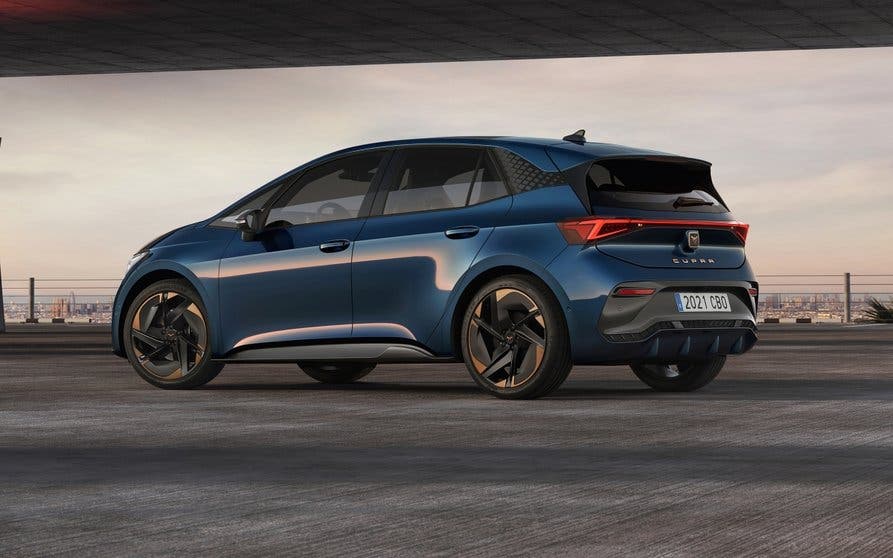 Discreto estreno del Cupra Born eléctrico en 2021.