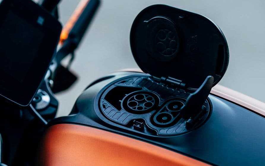 Conector CCS Combo 2 motocicleta electrica