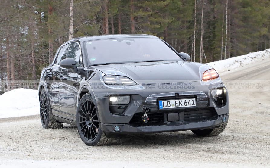 Porsche Macan EV 14