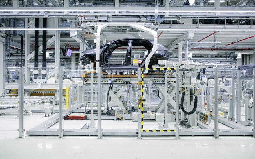 PORTADA - Volkswagen aún no ha tomado una decisión definitiva sobre la ubicación de su nueva fábrica de baterías
