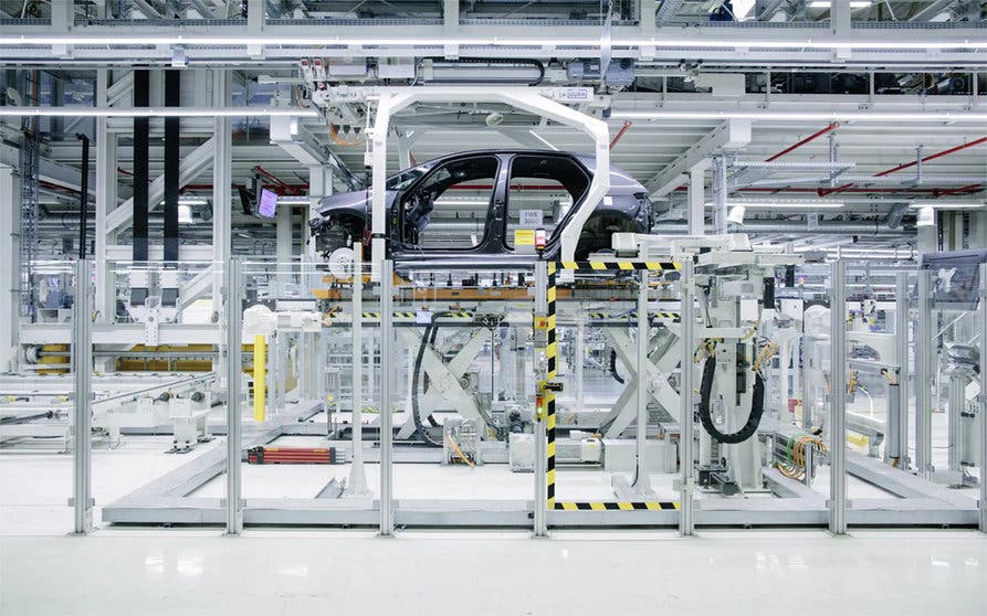 PORTADA - Volkswagen aún no ha tomado una decisión definitiva sobre la ubicación de su nueva fábrica de baterías