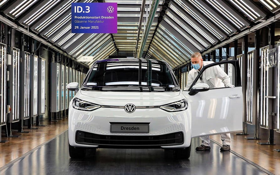 Start of production: Today the first ID.3 rolled off the production line in the Transparent Factory Dresden.