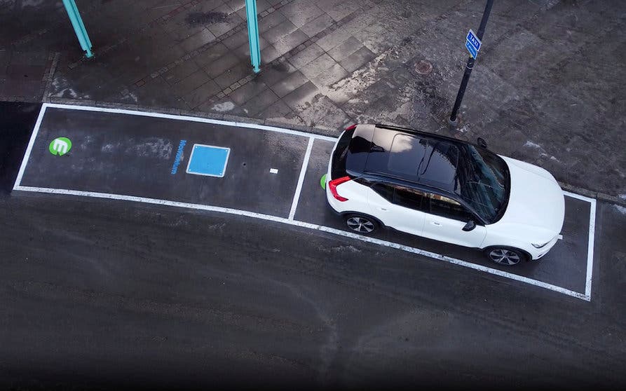 Volvo inicia las pruebas de recarga inalámbrica sobre sus modelos