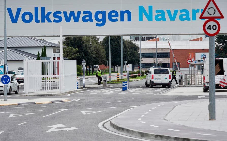 Vista de la puerta principal de la fábrica de Volkswagen Navara
