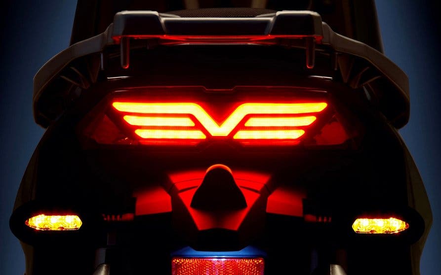 Primera imagen del scooter híbrido que anuncia Motorhispania