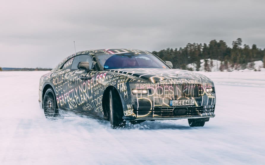 rolls-royce-spectre_01