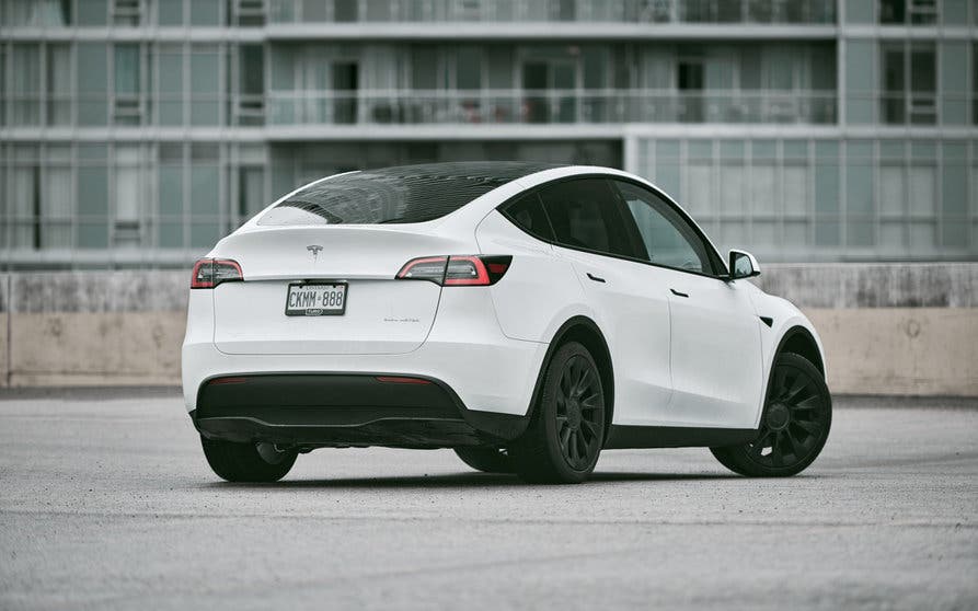 tesla-model-y-standard-range_portada
