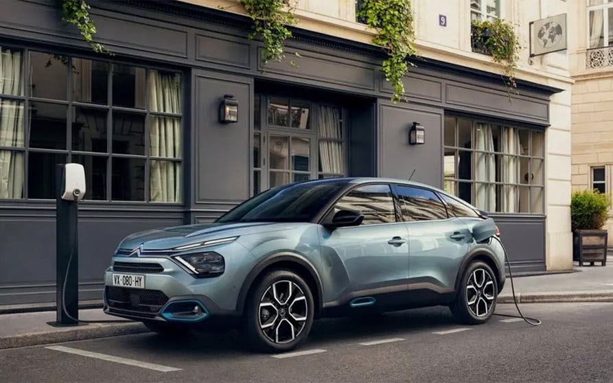 Stellantis presume del avance de ventas de sus modelos electrificados en Europa