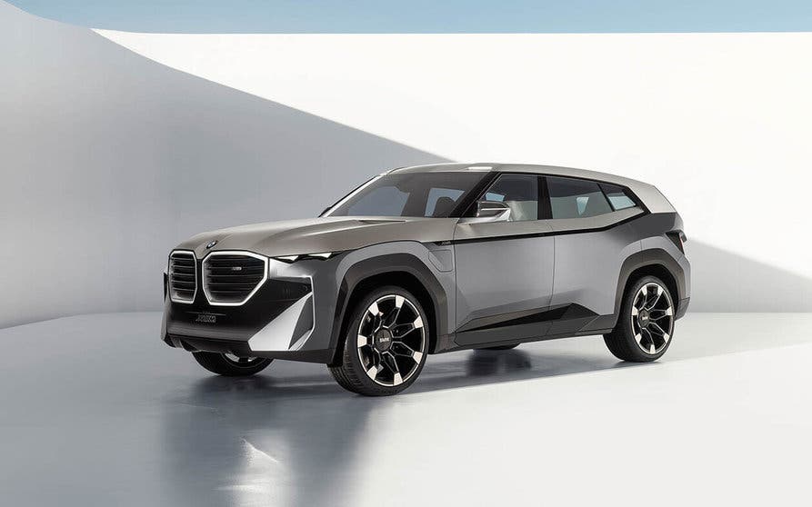 PORTADA - El BMW XM marcará un máximo histórico sobre el peso de los modelos alemanes