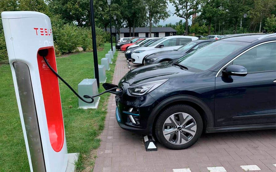 Tesla supercargadores españa coches electricos otros fabricantes-portada