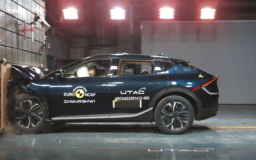 El KIA EV6 aprueba con nota frente a los test de Euro NCAP