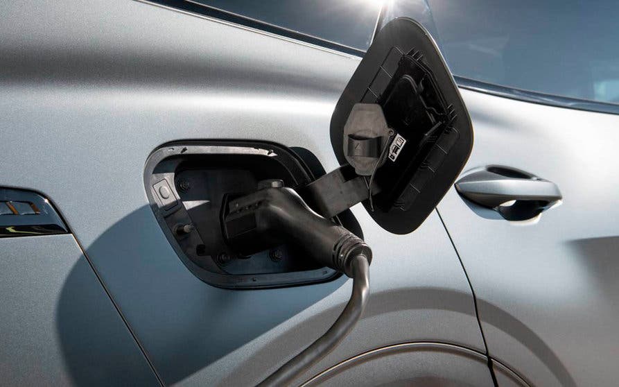 coches hibridos enchufables phev norrmativa europea emisones co2-portada