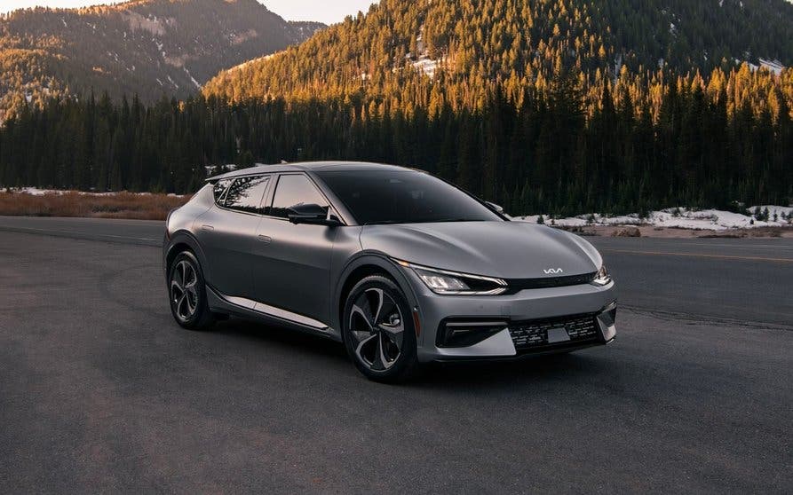 aiQ lanza un informe en el que analiza la actual situación del coche eléctrico.