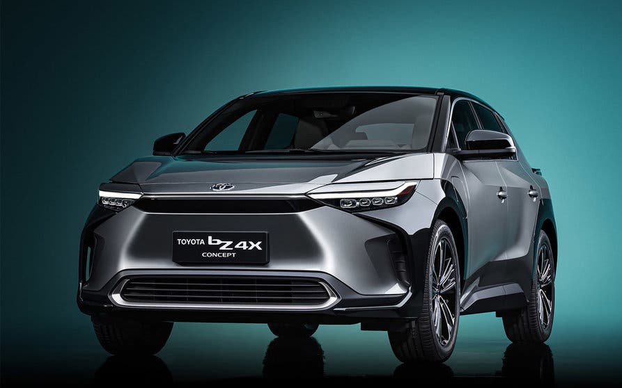Toyota recibe duras críticas por su lentitud de entrada en el mercado eléctrico