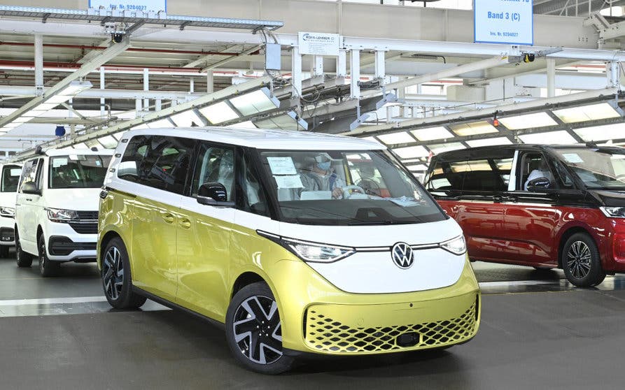Volkswagen se ve obligada a detener la producción del ID.Buzz por problemas en su batería