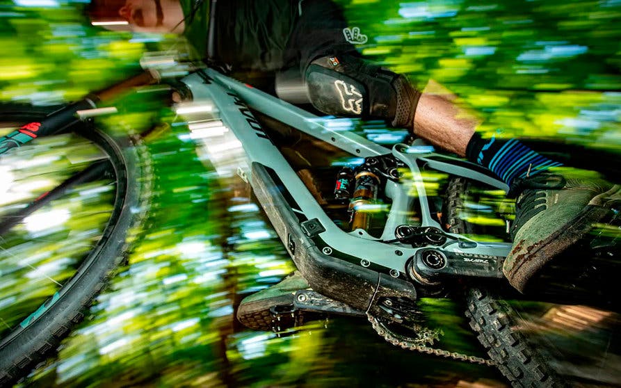 Pivot Shutlle SL eMTB bicicelta electrica fazua-portada