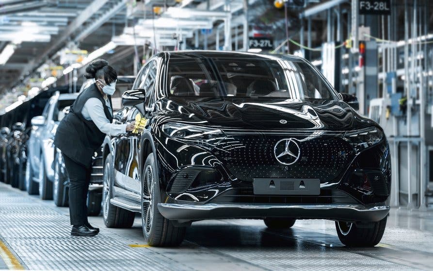 Mercedes-EQS-SUV-Fabrica