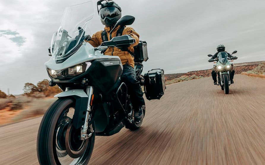 Zero DSR X motocicleta electrica trail aventura-portada