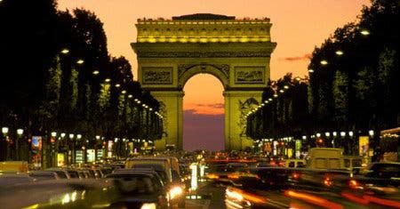 Francia prohibirá en ocho ciudades los vehículos contaminantes