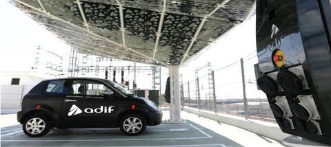 La ferrolinera Adif que carga coches eléctricos con la frenada de los trenes, Premio Europeo de RSE