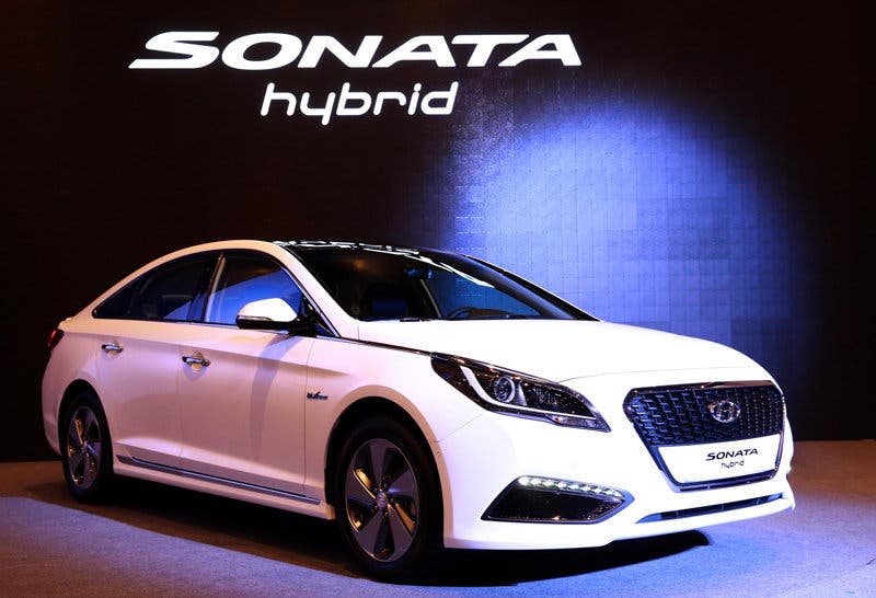 Hyundai lanzará su primer híbrido enchufable en 2015